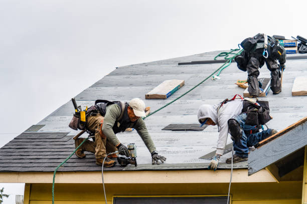 Professional Gutter Installation technician working in Poughquag, NY